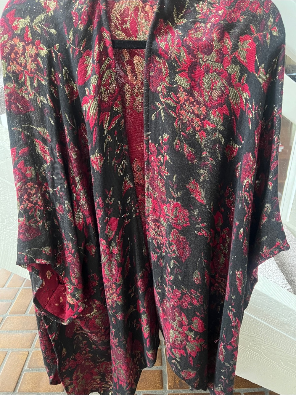 Trending brocade Black & Red Floral Open Kimono no size